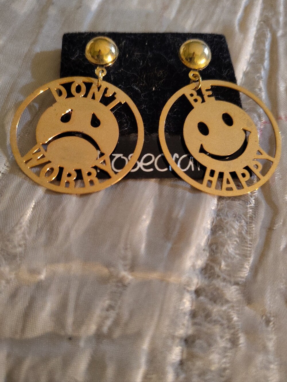 Deadstock Vintage ROSECRAFT Don't Worry Be Happy Earrings Mismatched On Card